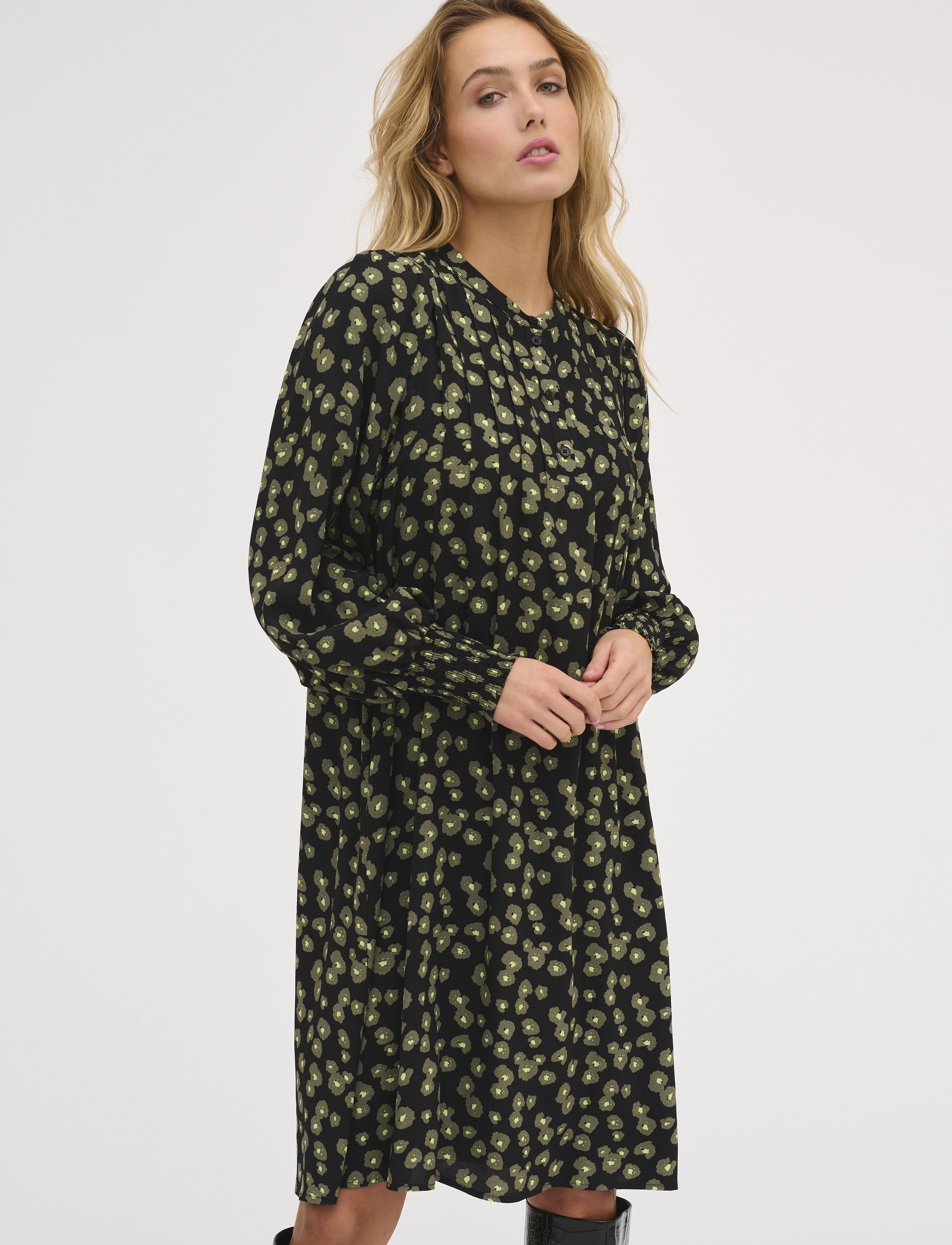 My Essential Wardrobe MerleMW Dress - Klänningar - DUSTY OLIVE PRINT / black