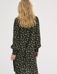 My Essential Wardrobe - MerleMW Dress - midikjoler - dusty olive print - 4