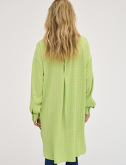 My Essential Wardrobe - HalnaMW Boxy Shirt - langärmlige hemden - sap green - 4