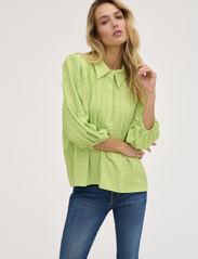My Essential Wardrobe - HalnaMW Blouse - pitkähihaiset puserot - sap green - 2
