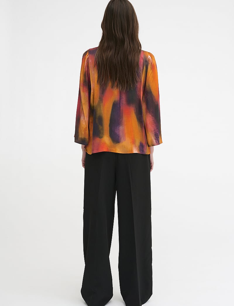 My Essential Wardrobe - MariaMW Blouse - langærmede bluser - cherry tomato aop - 4