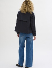 My Essential Wardrobe - MiraMW Short Trenchcoat - spring jackets - total eclipse - 4