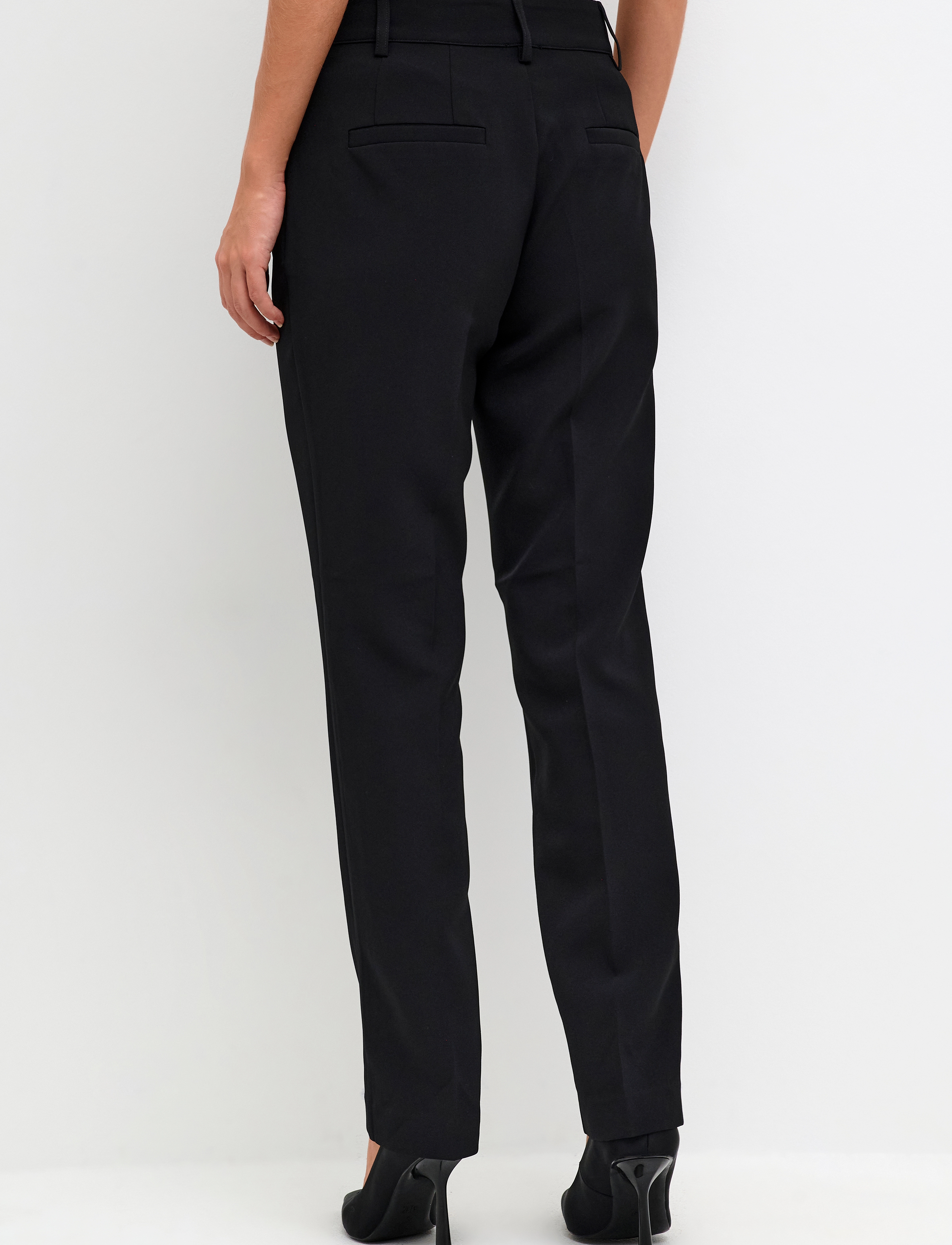 My Essential Wardrobe - 26 THE TAILORED STRAIGHT PANT - pantalons - black - 5