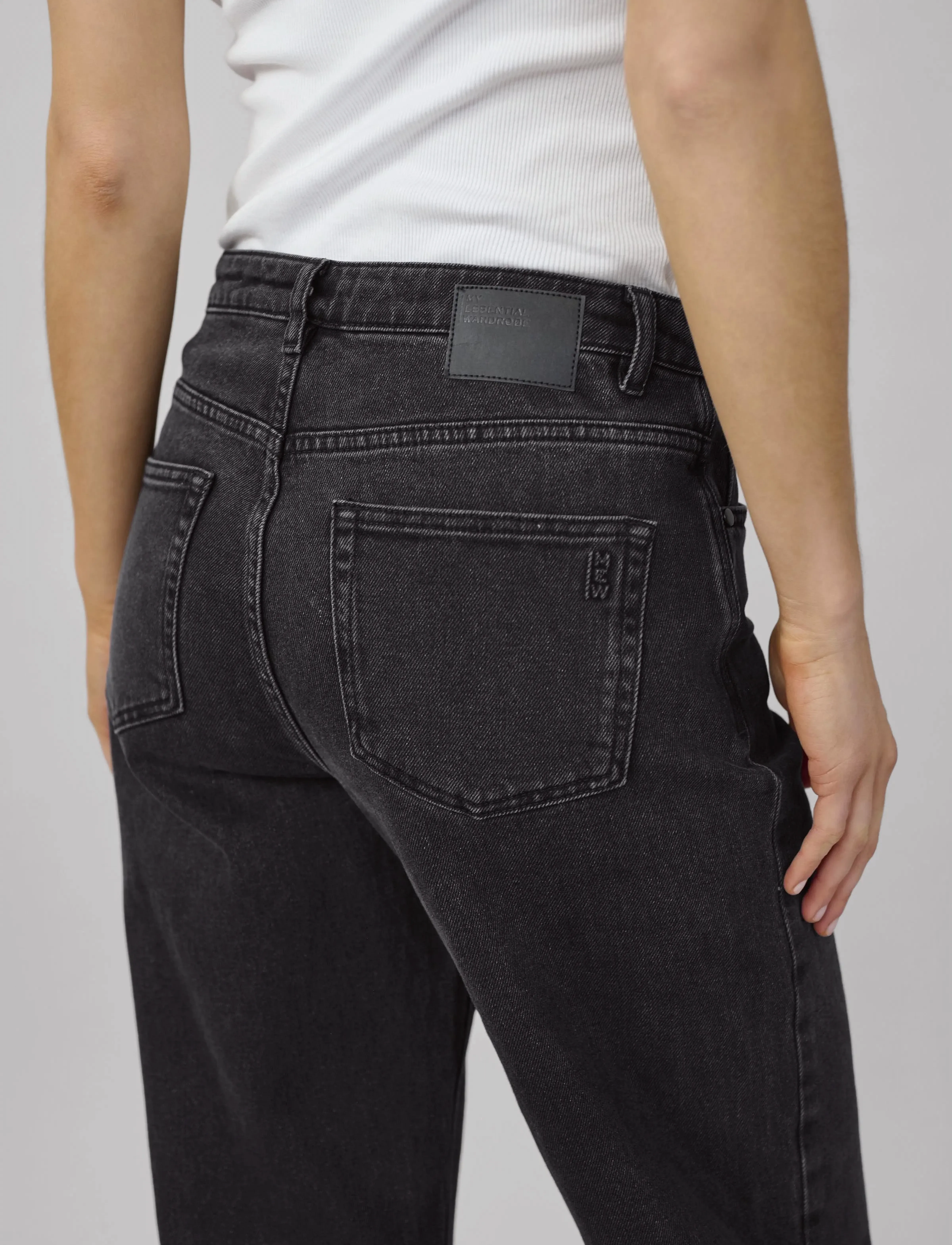 My Essential Wardrobe - JEANS WIDE 05 THE LOUIS 139 - hosen mit weitem bein - black retro wash - 5