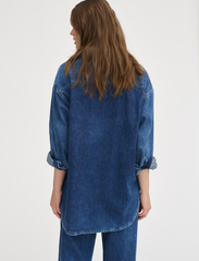 My Essential Wardrobe - MaloMW 143 Shirt - denimskjorter - medium blue wash - 4