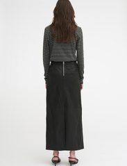 My Essential Wardrobe - LanaMW Leather long Skirt - odiniai sijonai - black - 4