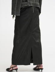 My Essential Wardrobe - LanaMW Leather long Skirt - odiniai sijonai - black - 6