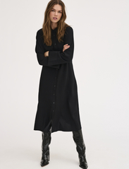 My Essential Wardrobe - HanoMW Long Shirtdress - paitamekot - black - 1