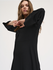 My Essential Wardrobe - HanoMW Long Shirtdress - paitamekot - black - 5