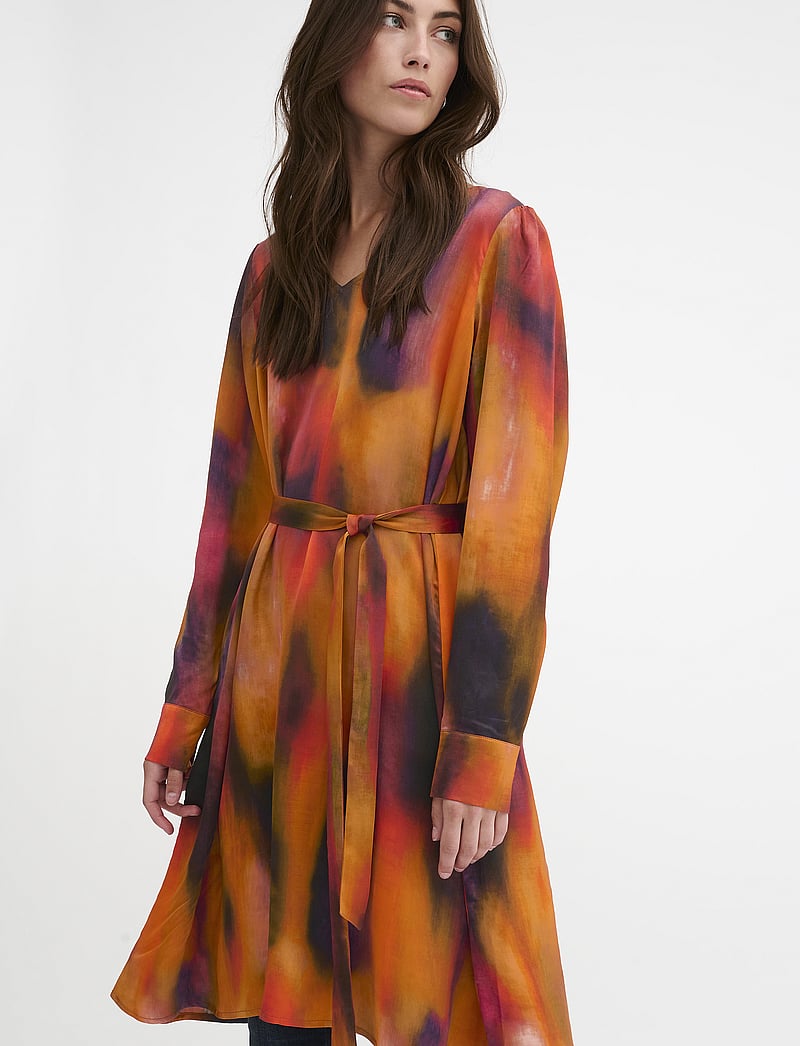 My Essential Wardrobe - TamaraMW Dress - korta klänningar - cherry tomato aop - 3