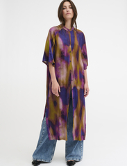 My Essential Wardrobe - TamaraMW Long Shirtdress - sommerkleider - parachute purple aop - 1