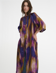 My Essential Wardrobe - TamaraMW Long Shirtdress - sommerkjoler - parachute purple aop - 3