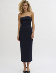 My Essential Wardrobe - AyoMW 158 Denim Dress - midi kjoler - dark blue un-wash - 3
