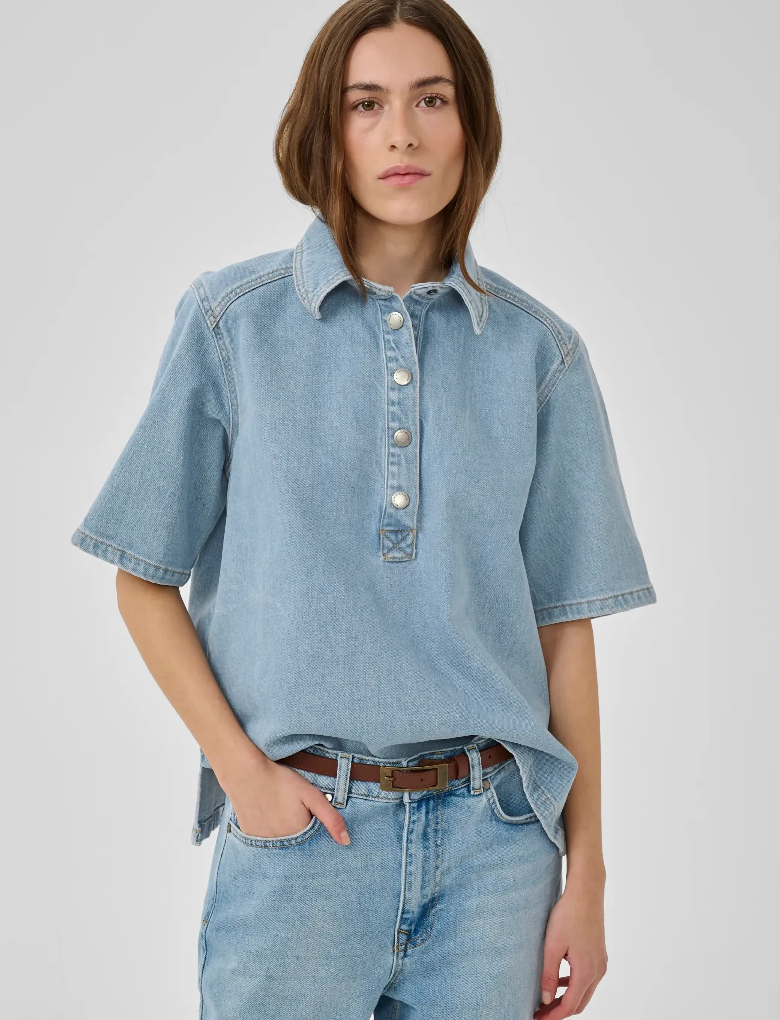 My Essential Wardrobe AbinaMW 139 Boxy Blouse - Lühikeste varrukatega pluusid - LIGHT BLUE WASH / blue