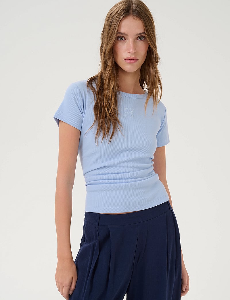 My Essential Wardrobe - MandyMW Tee - t-shirts - kentucky blue - 0