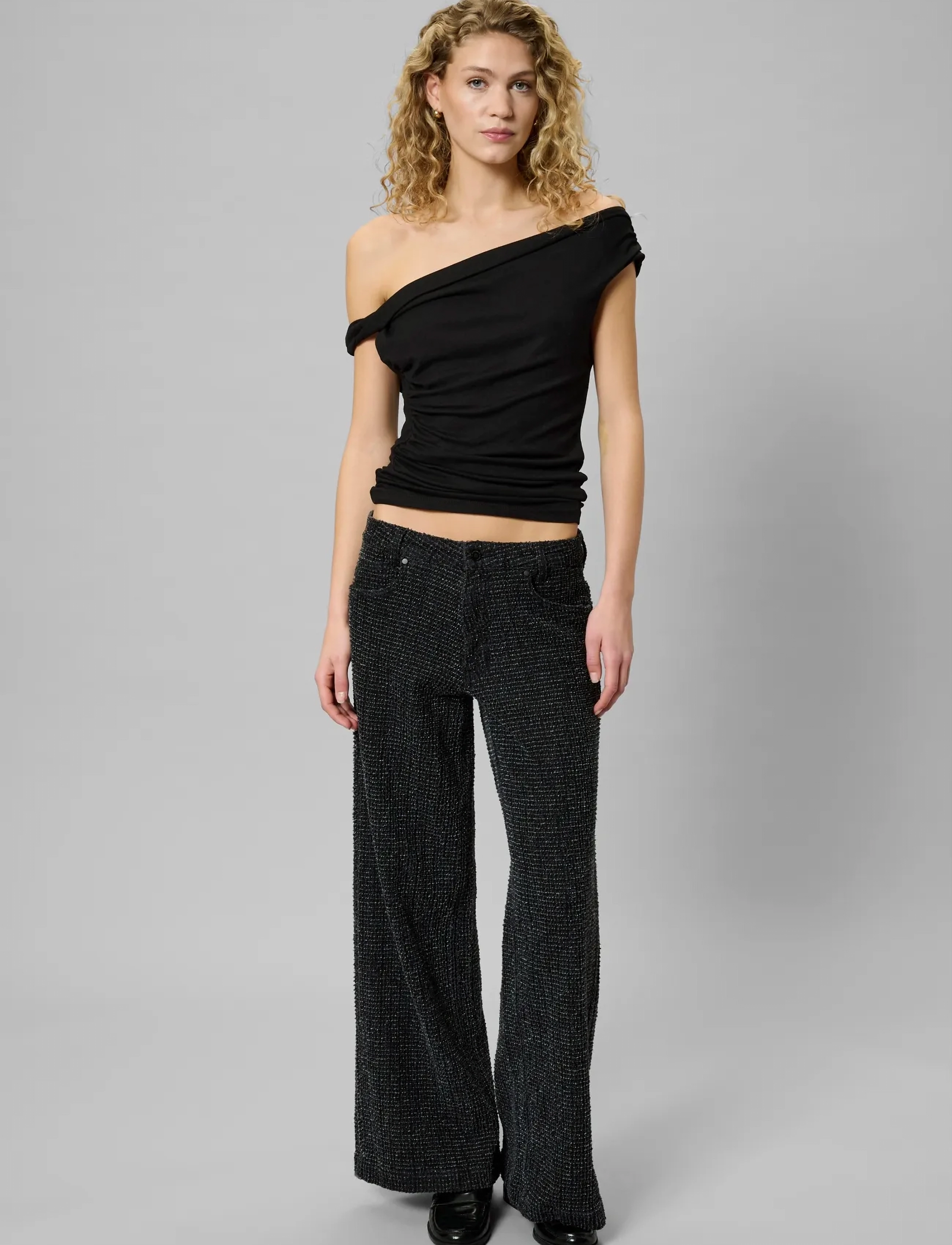 My Essential Wardrobe - GiggoMW Top - peopluusid - black - 3