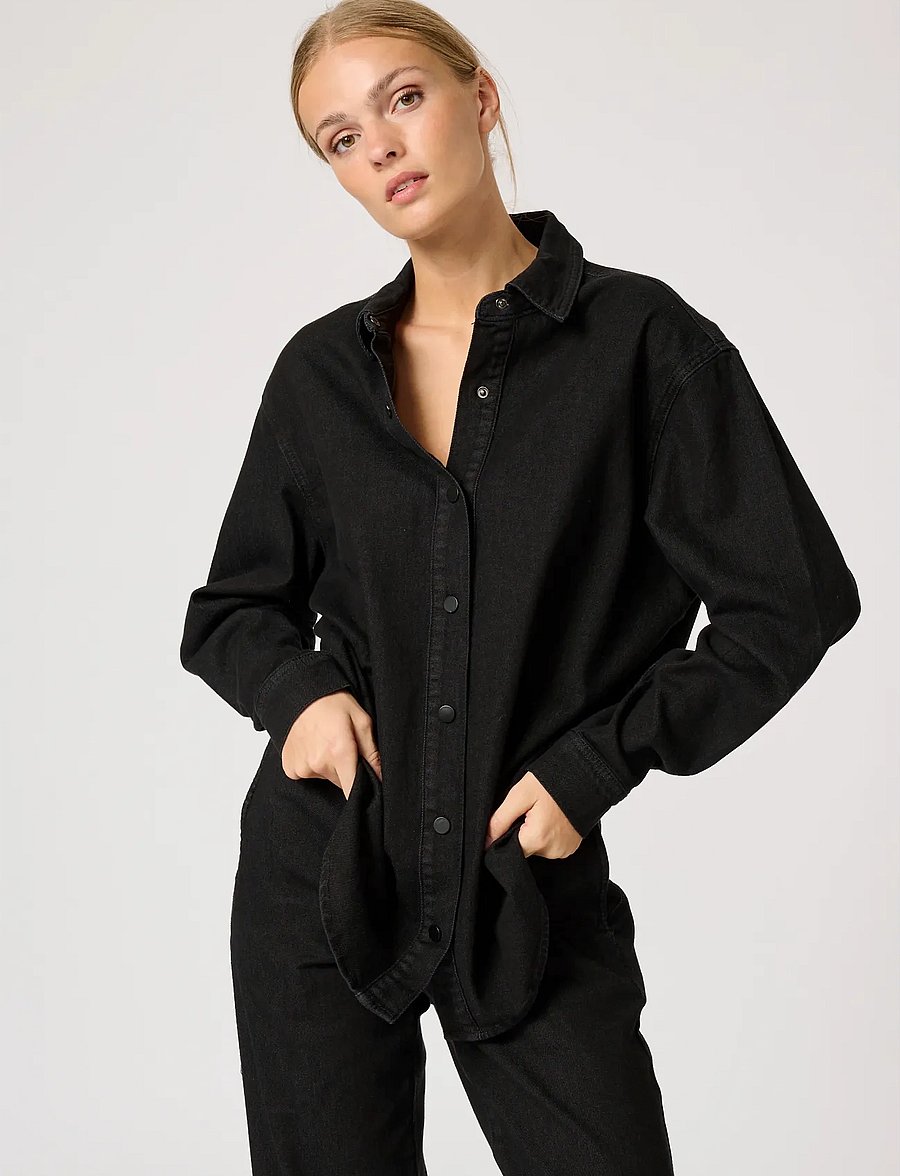 My Essential Wardrobe - LaraMW 115 Boxy Shirt - langärmlige hemden - black wash - 0