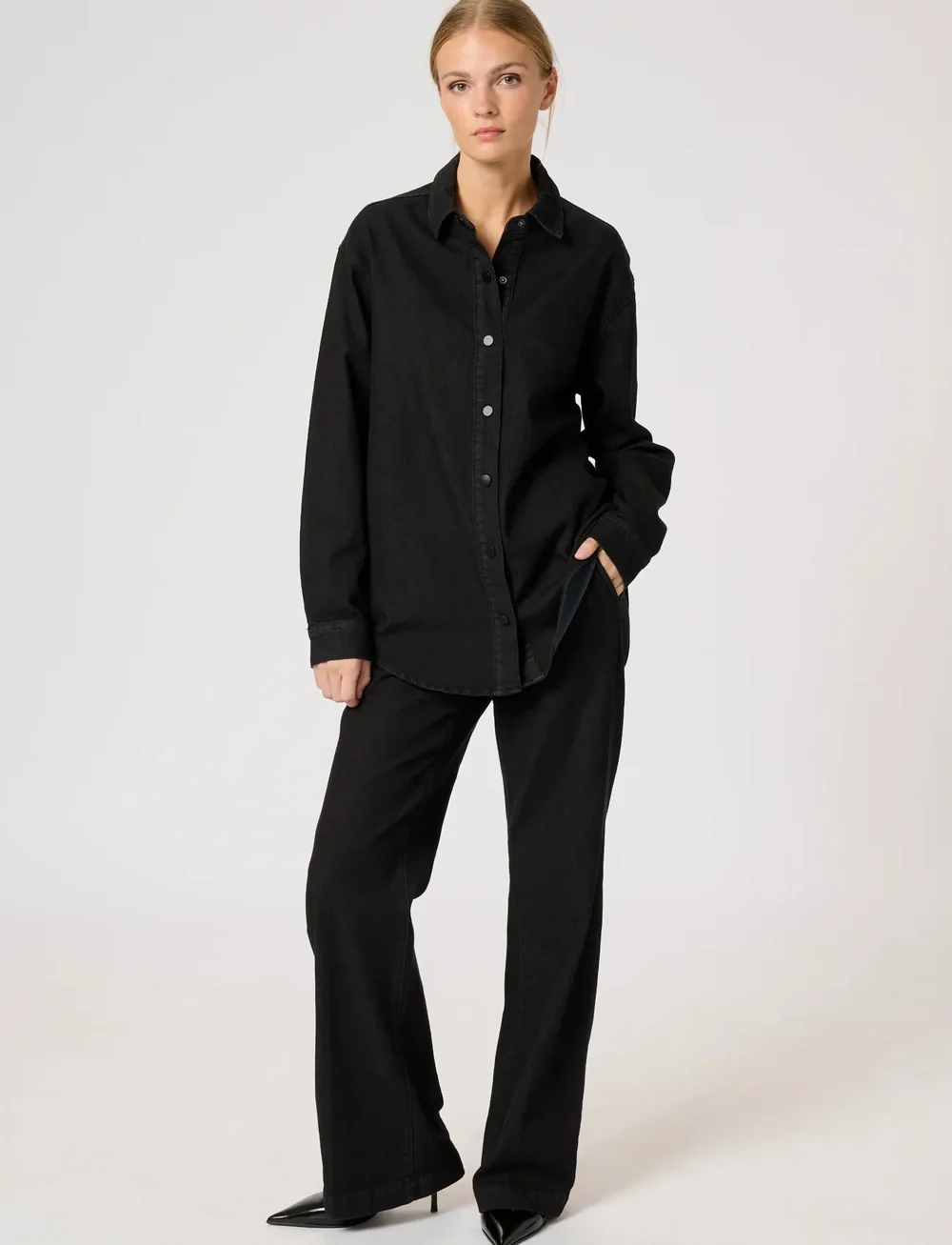 My Essential Wardrobe - LaraMW 115 Boxy Shirt - langærmede skjorter - black wash - 3