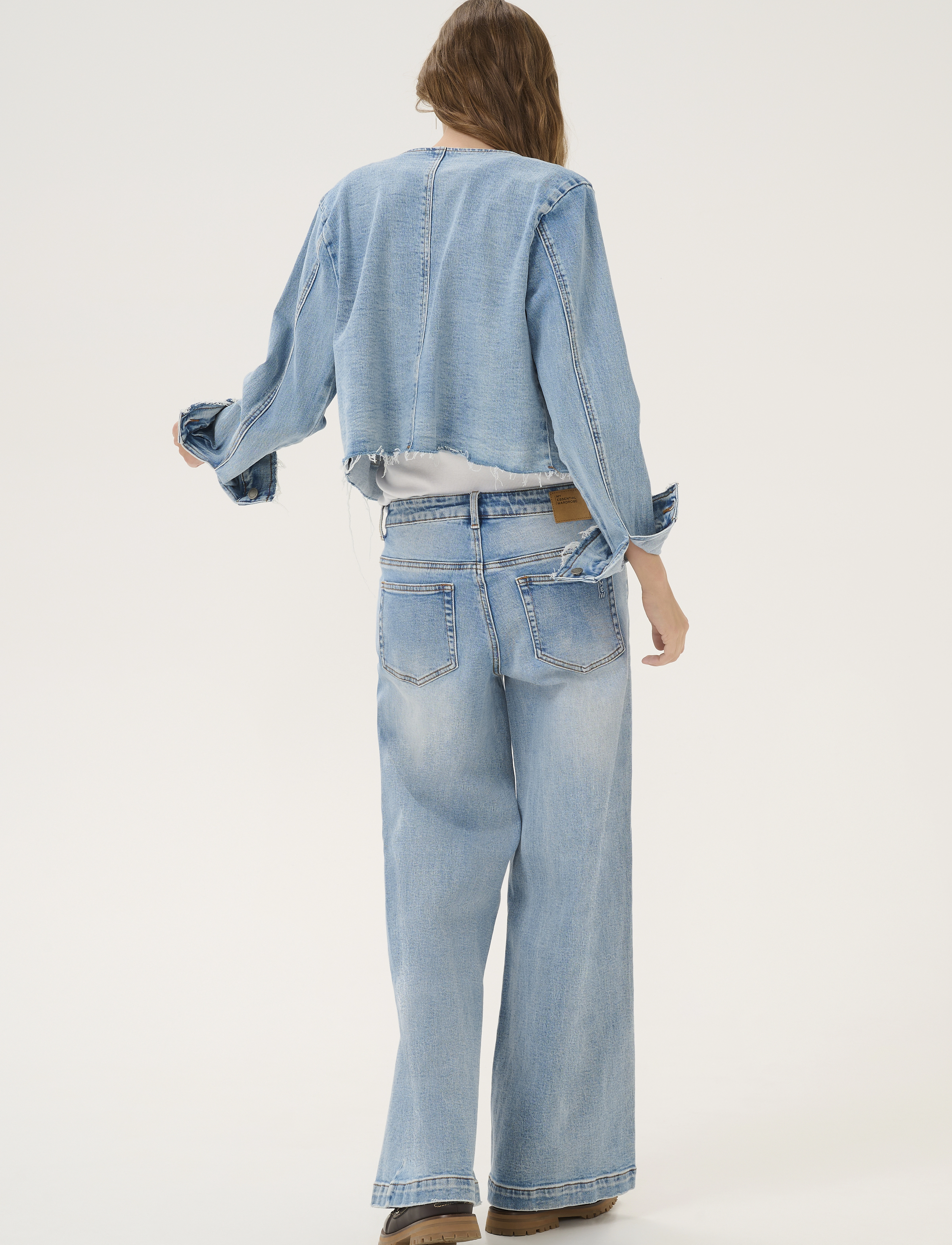 My Essential Wardrobe - DangoMW 144 Short Jacket - denimjakker - light blue retro wash - 4