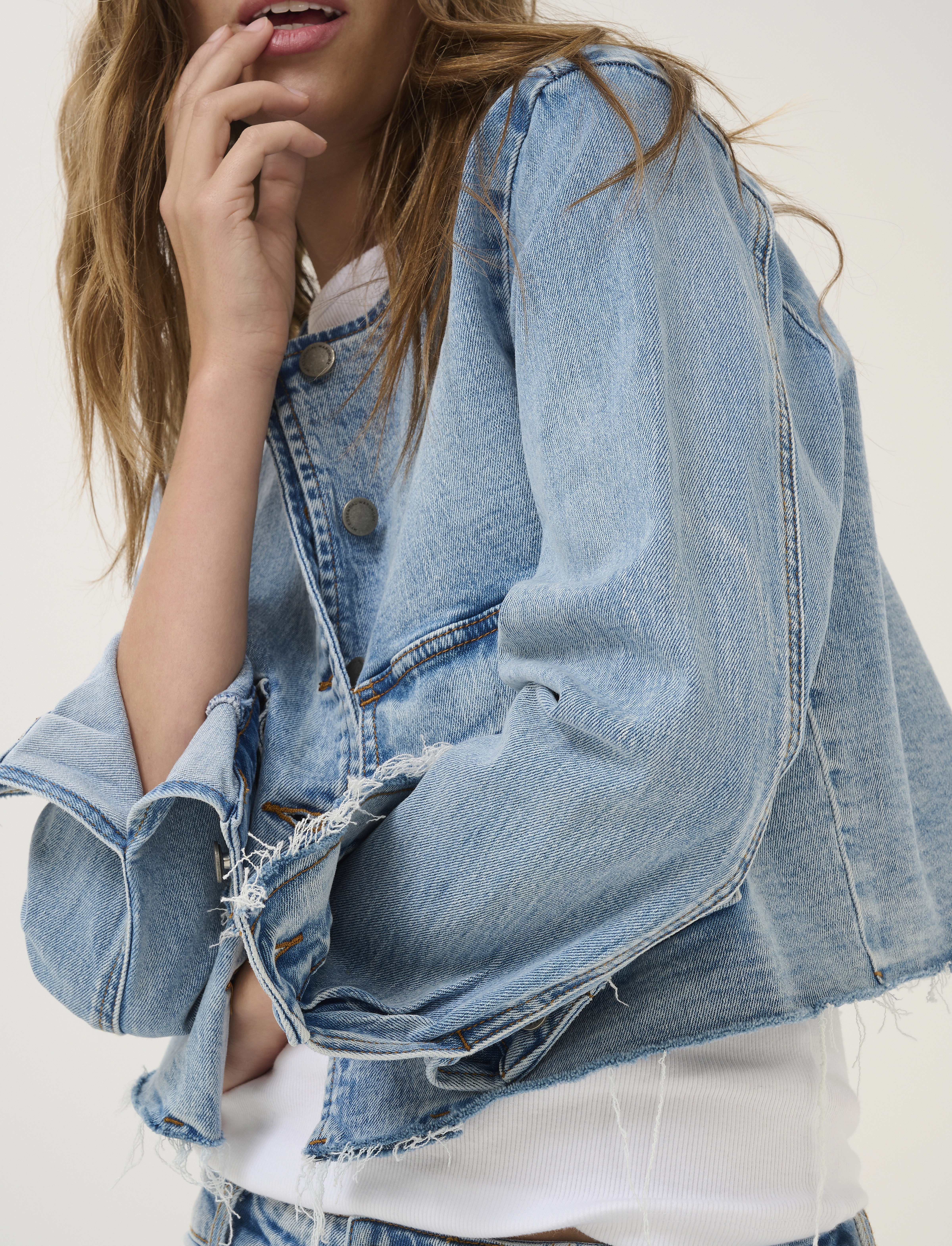 My Essential Wardrobe - DangoMW 144 Short Jacket - denimjakker - light blue retro wash - 5