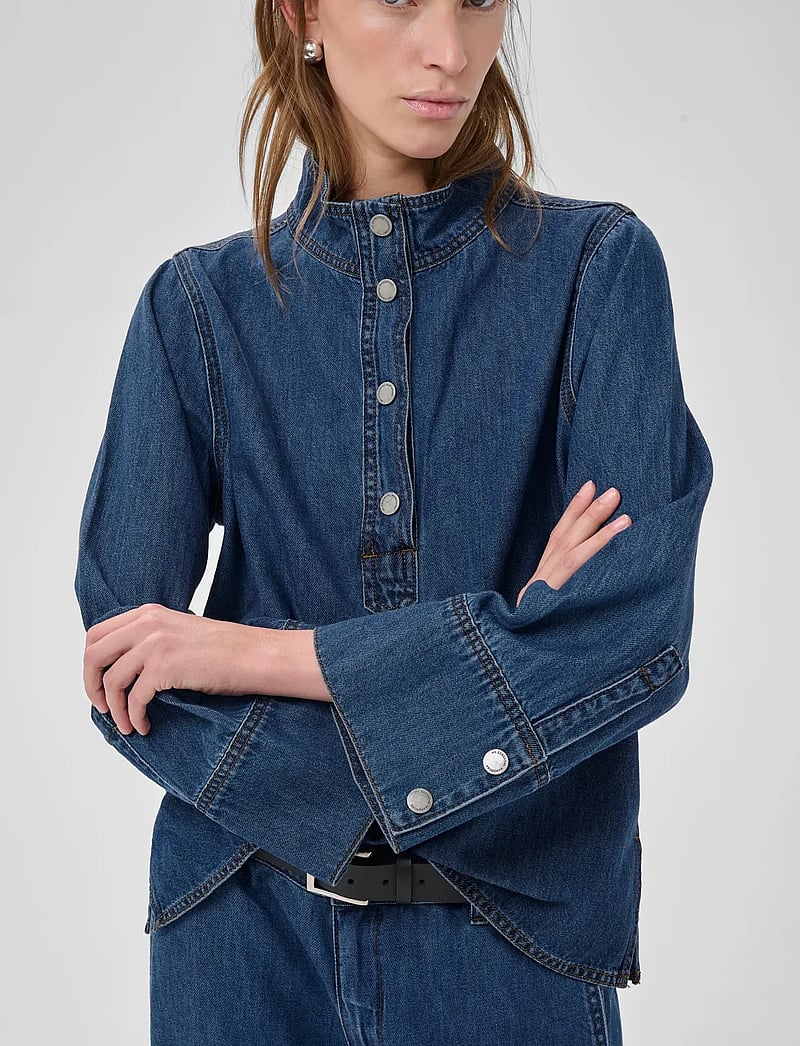 My Essential Wardrobe - HilmaMW 171 Boxy Blouse - denimskjorter - medium blue wash - 5