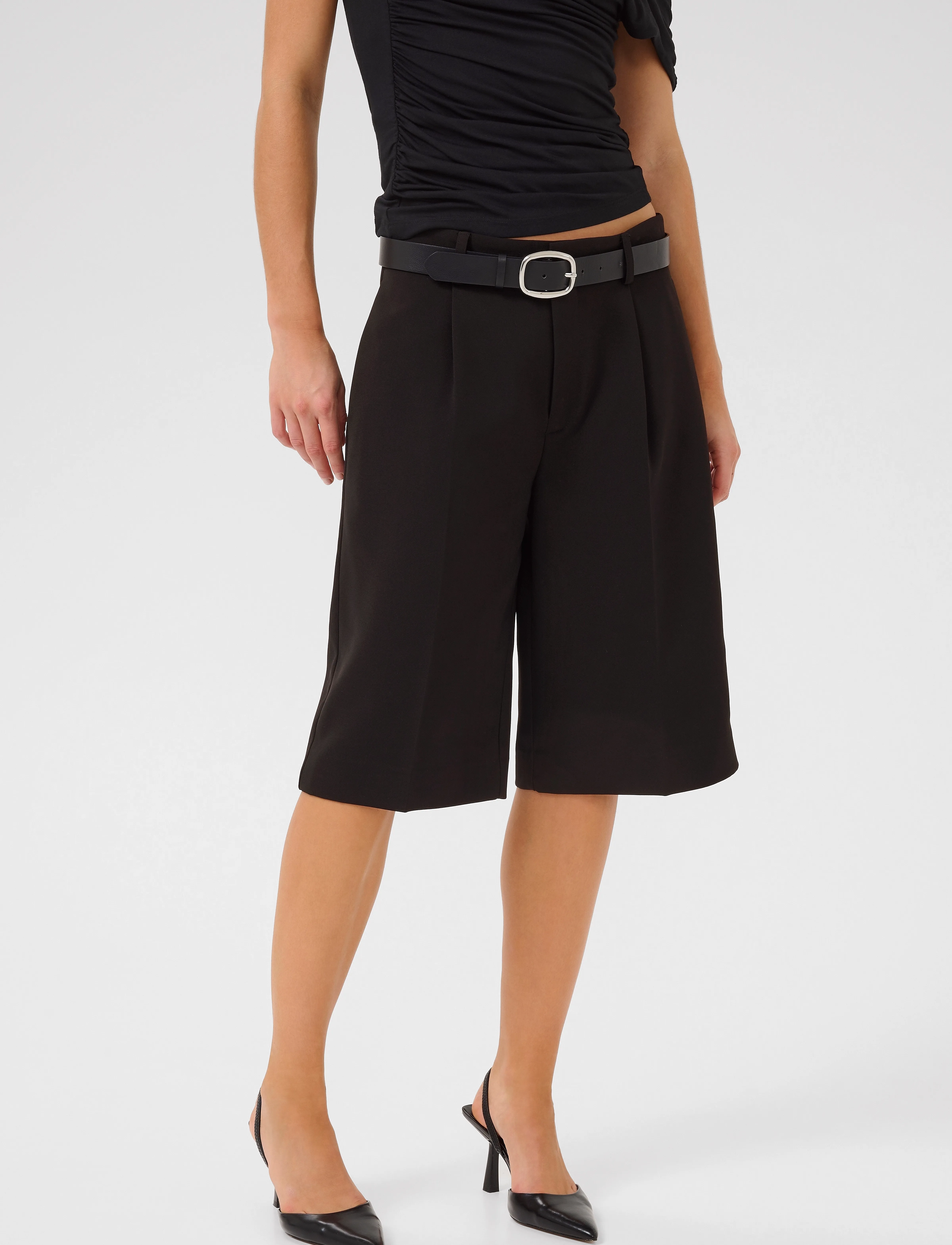 My Essential Wardrobe Yolamw Bermuda Shorts, 44, Black, Shorts > Bermudas, Dame
