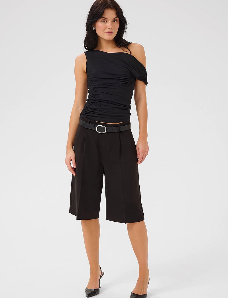 My Essential Wardrobe - YolaMW Bermuda Shorts - bermudashorts - black - 3