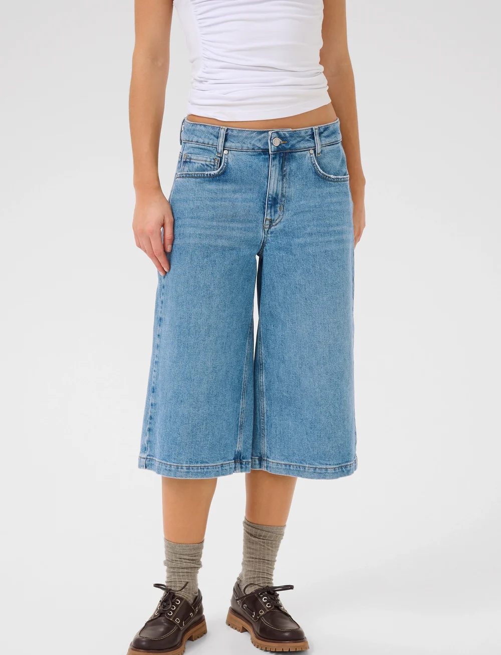 My Essential Wardrobe - DangoMW 139 High X-Wide Shorts - džinsa šorti - medium blue wash - 0