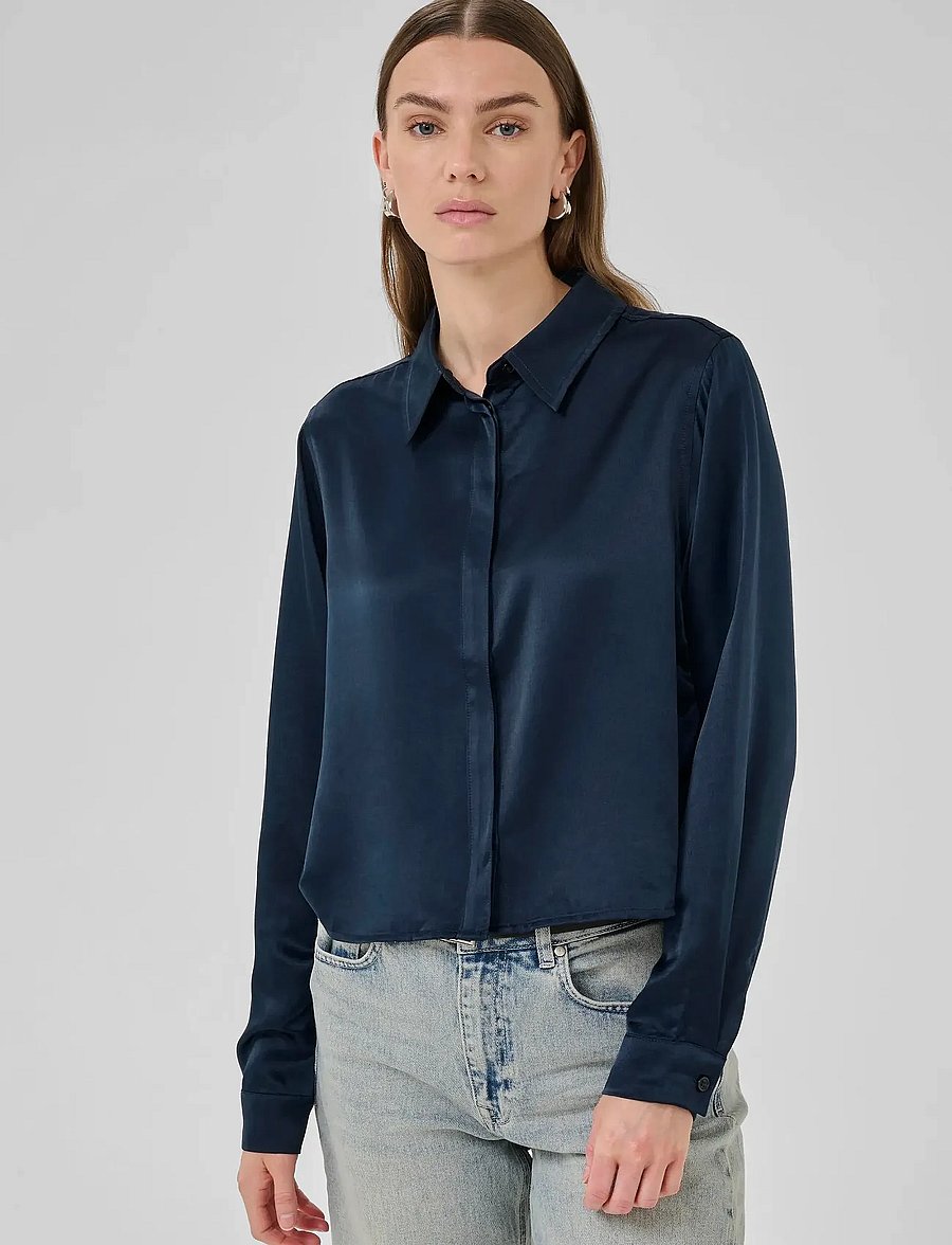 My Essential Wardrobe - EstelleMW Short Shirt - langærmede skjorter - after midnight - 0