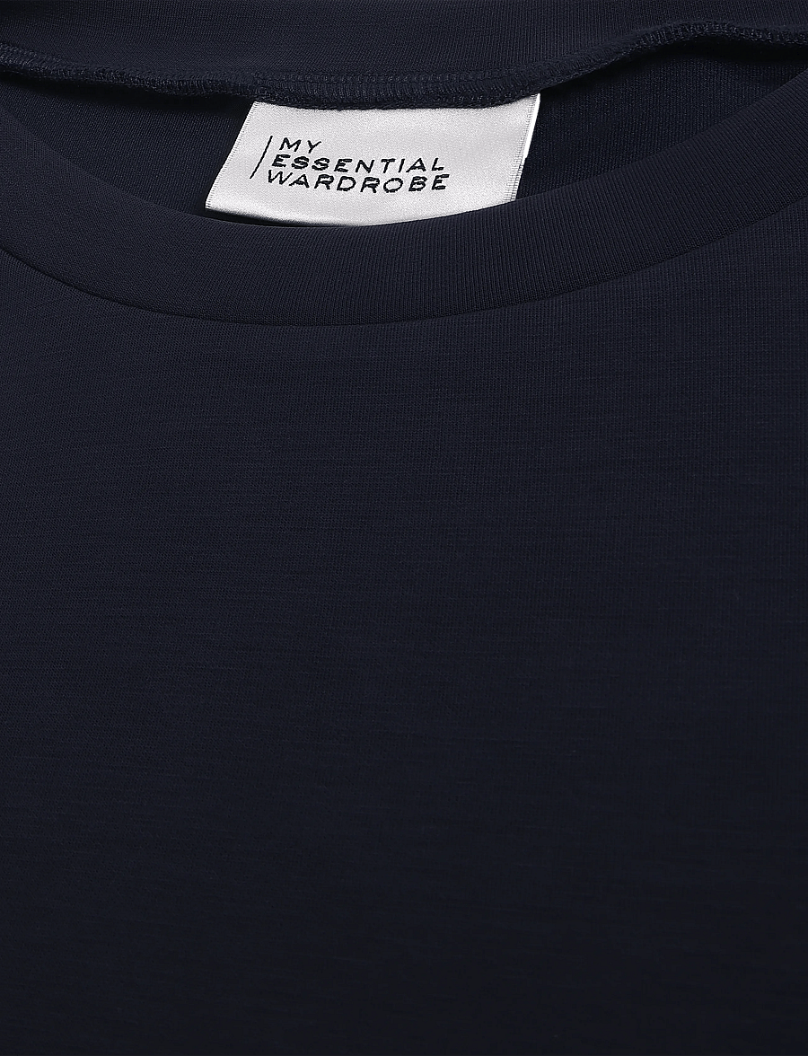 My Essential Wardrobe - HelleMW EMB Boxy Tee - t-shirts - dark sapphire blue - 2