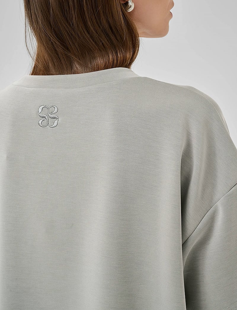 My Essential Wardrobe - HelleMW EMB Boxy Tee - t-shirts - moon mist - 5