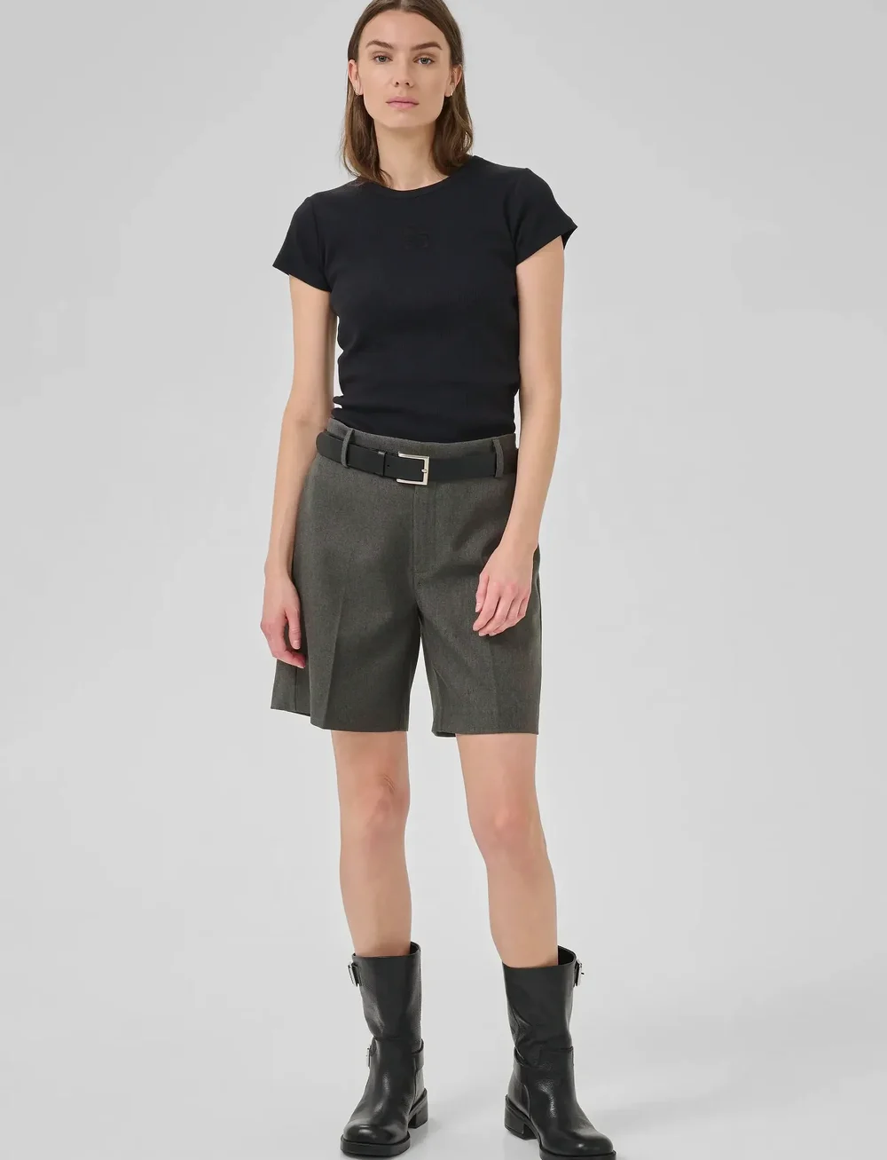 My Essential Wardrobe - SpaceMW Shorts - casual shorts - dark shadow - 3