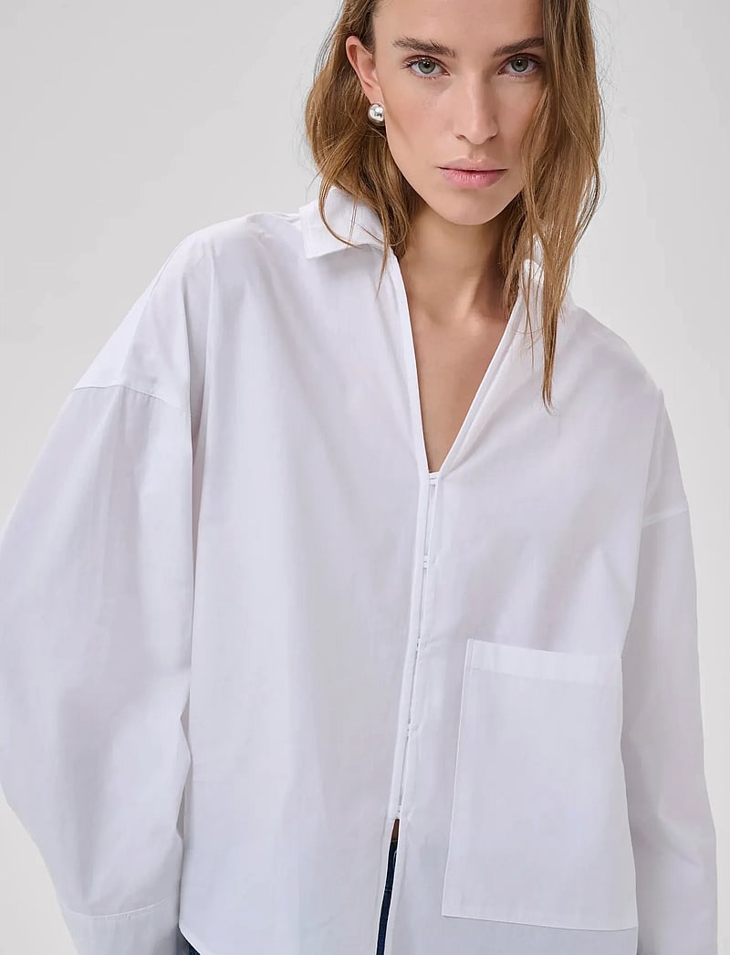 My Essential Wardrobe - MWSunna Boxy Short Shirt - langärmlige hemden - bright white - 5