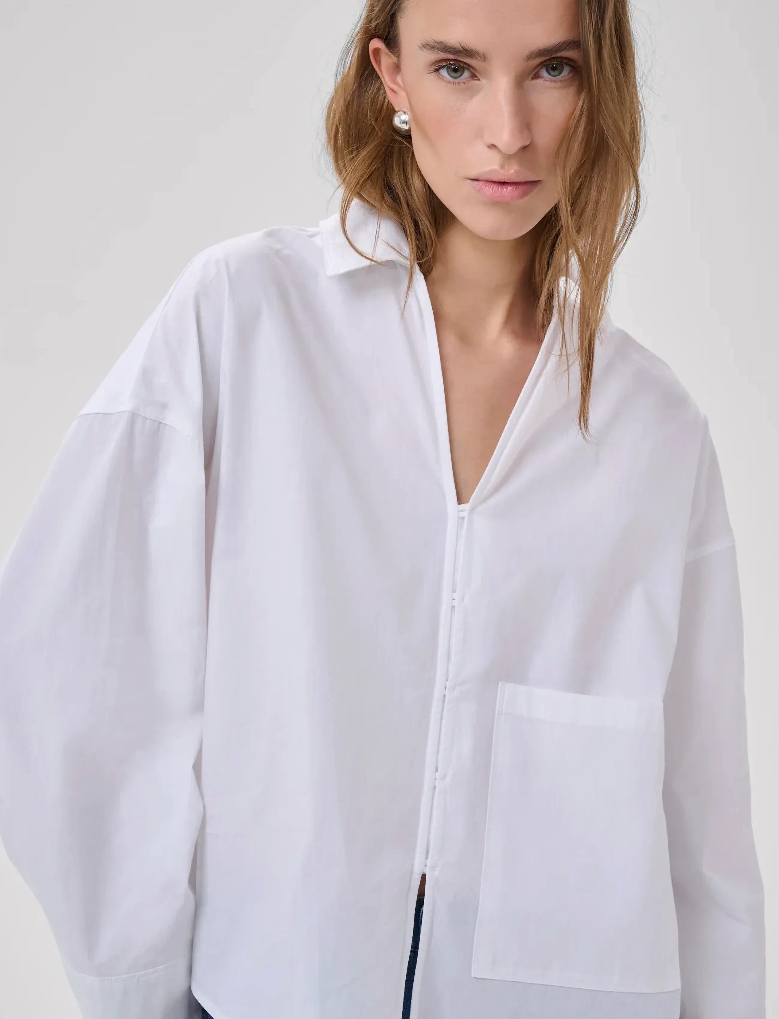 My Essential Wardrobe - MWSunna Boxy Short Shirt - langärmlige hemden - bright white - 5