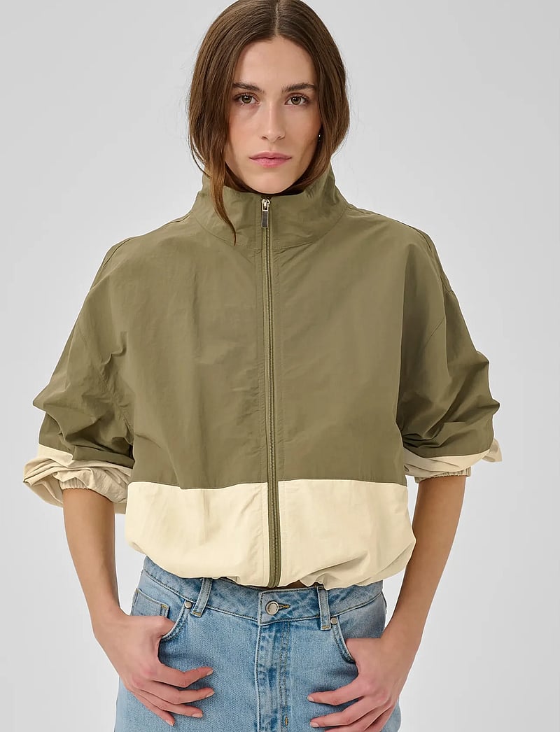 My Essential Wardrobe - MWQuinn Track Jacket - frühlingsjacken - capers w. brown rise - 0