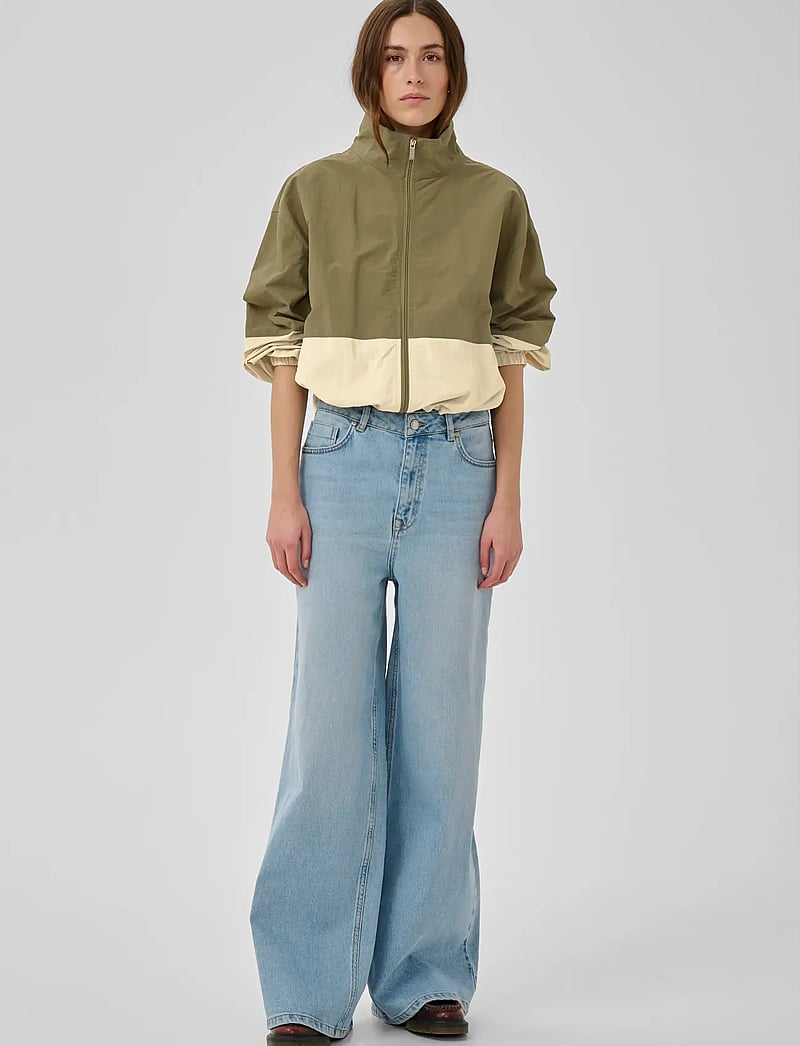 My Essential Wardrobe - MWQuinn Track Jacket - frühlingsjacken - capers w. brown rise - 3