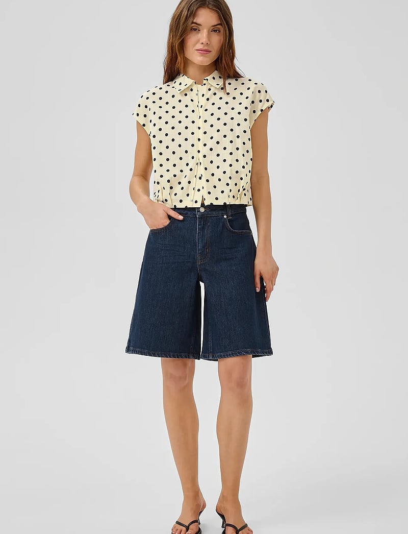 My Essential Wardrobe - MWNada Short Shirt - crop tops - lemon icing w. dots - 3