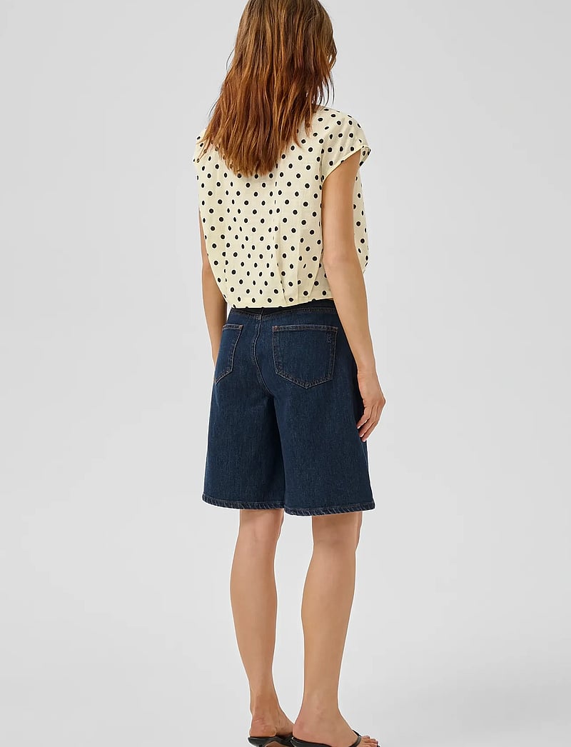 My Essential Wardrobe - MWNada Short Shirt - crop tops - lemon icing w. dots - 4
