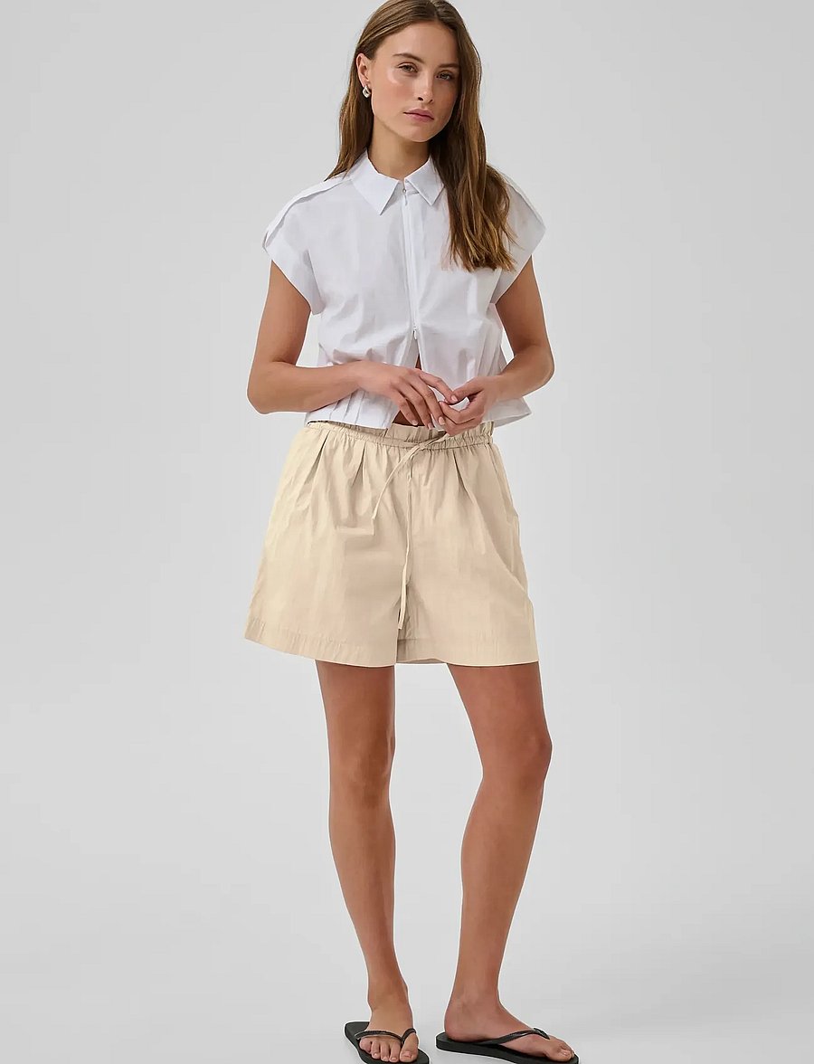 My Essential Wardrobe - MWSunna Sleeveless Shirt - crop tops - bright white - 3