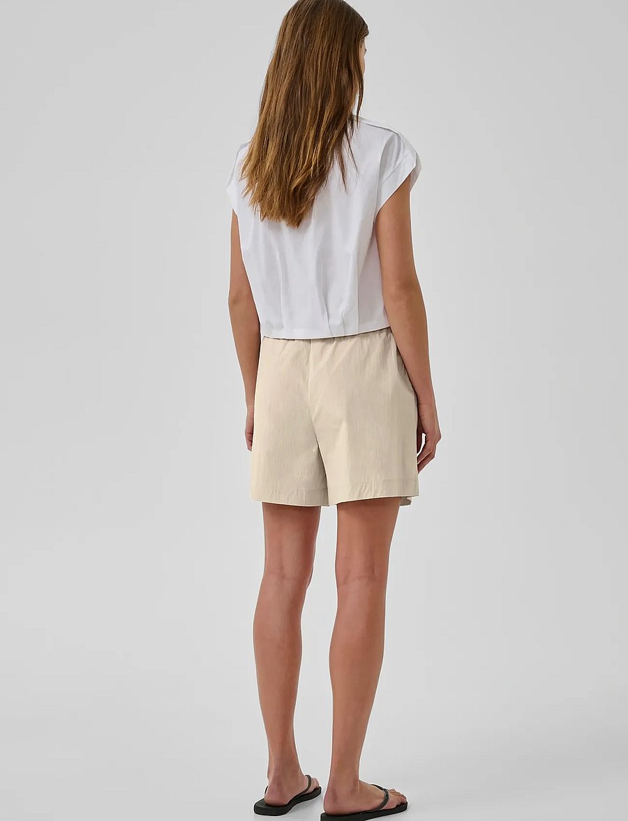 My Essential Wardrobe - MWSunna Sleeveless Shirt - crop tops - bright white - 4