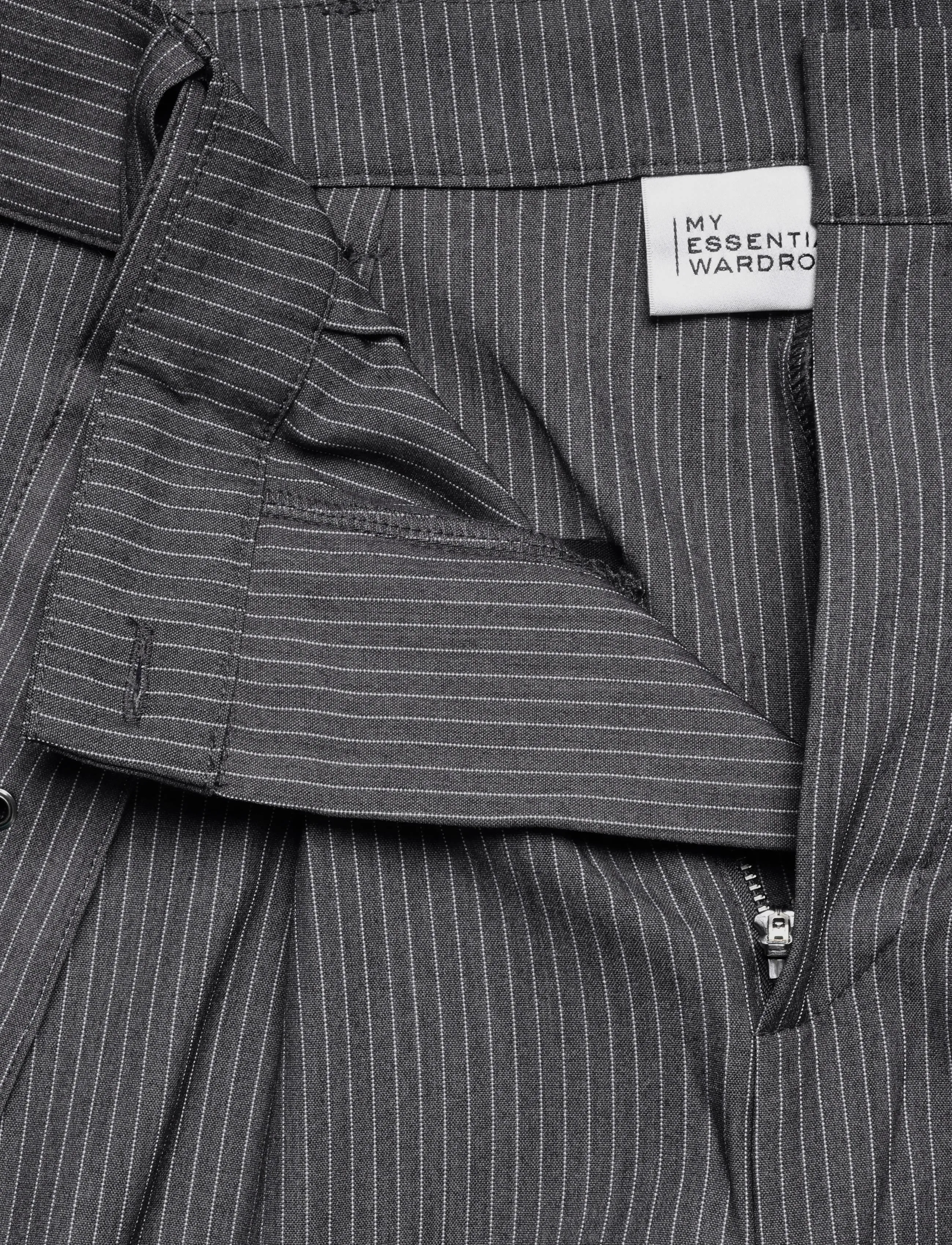 My Essential Wardrobe - 23 THE PINSTRIPED HIGH PANT - wide leg trousers - grey melange w. stripe - 3
