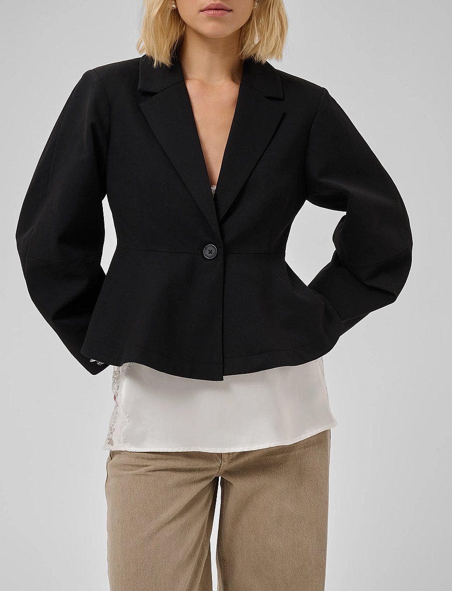 My Essential Wardrobe - MWEvie Shaped Blazer - korte blazere - black - 5