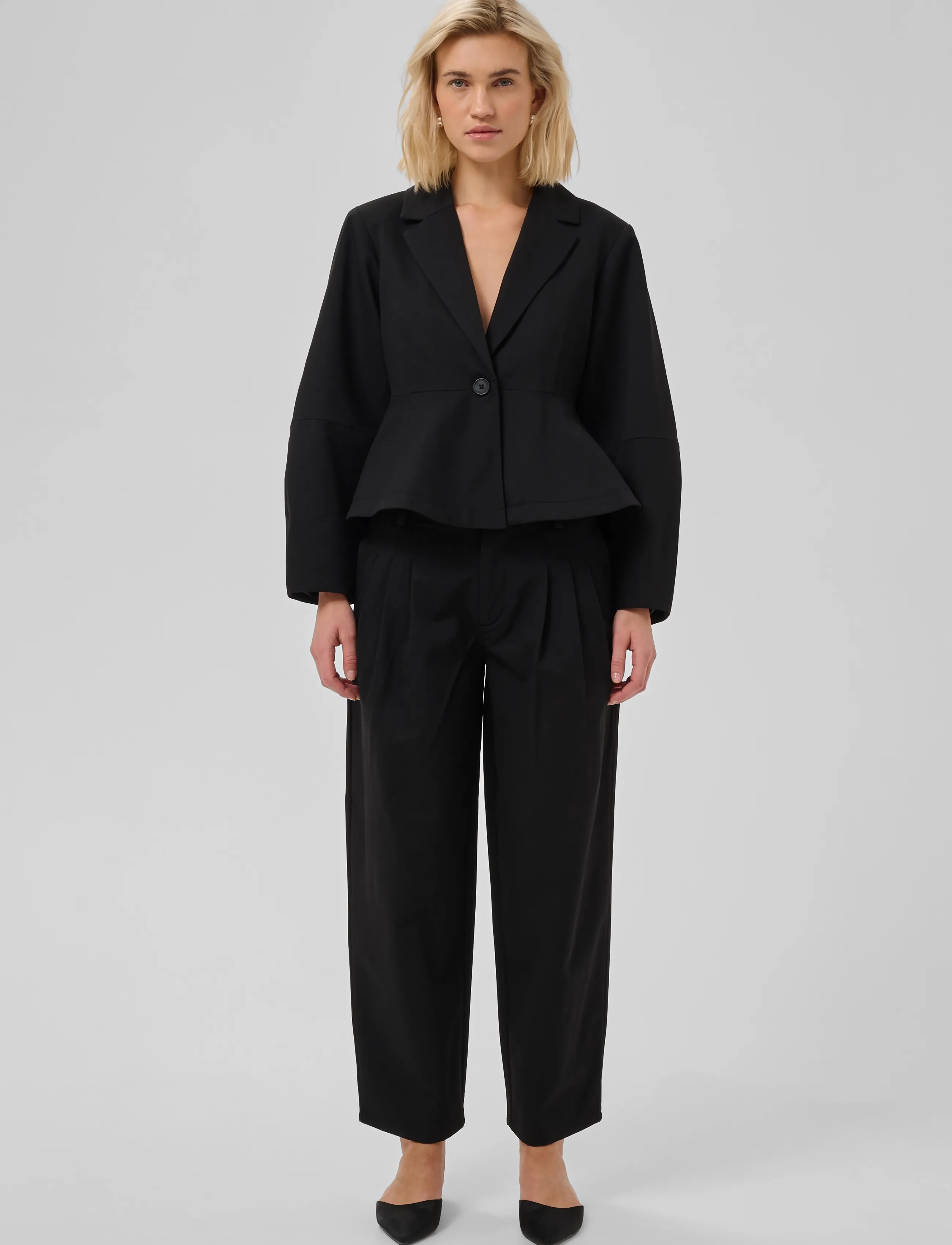My Essential Wardrobe - MWEvie Barrel Pant - black - 3