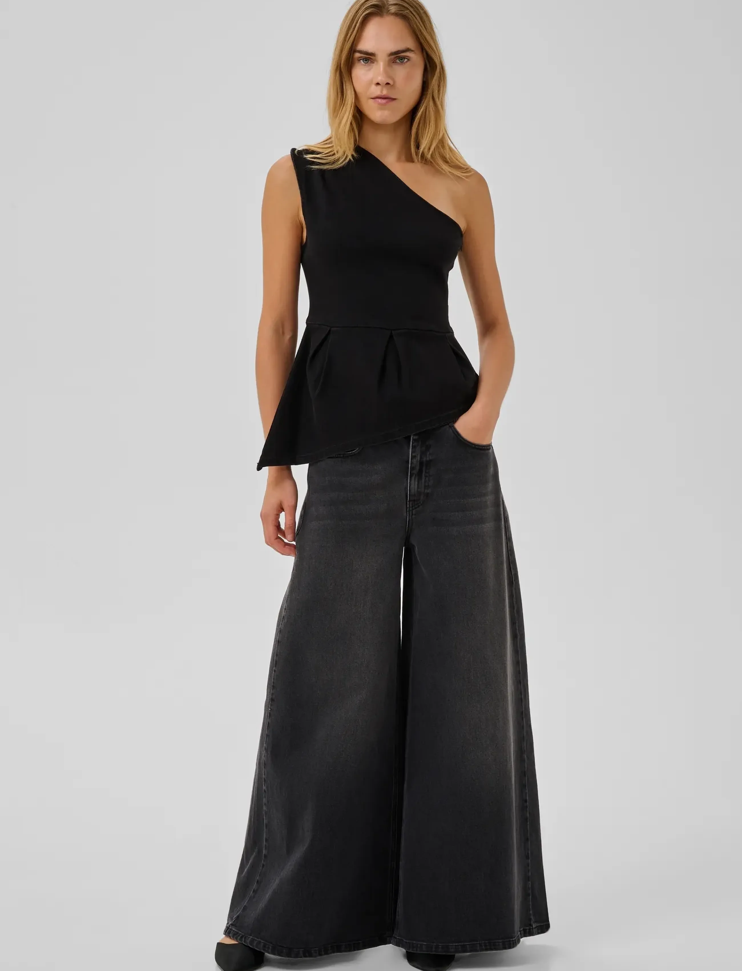 My Essential Wardrobe - Denim Top MWFreja 170 - sleeveless tops - black wash - 3
