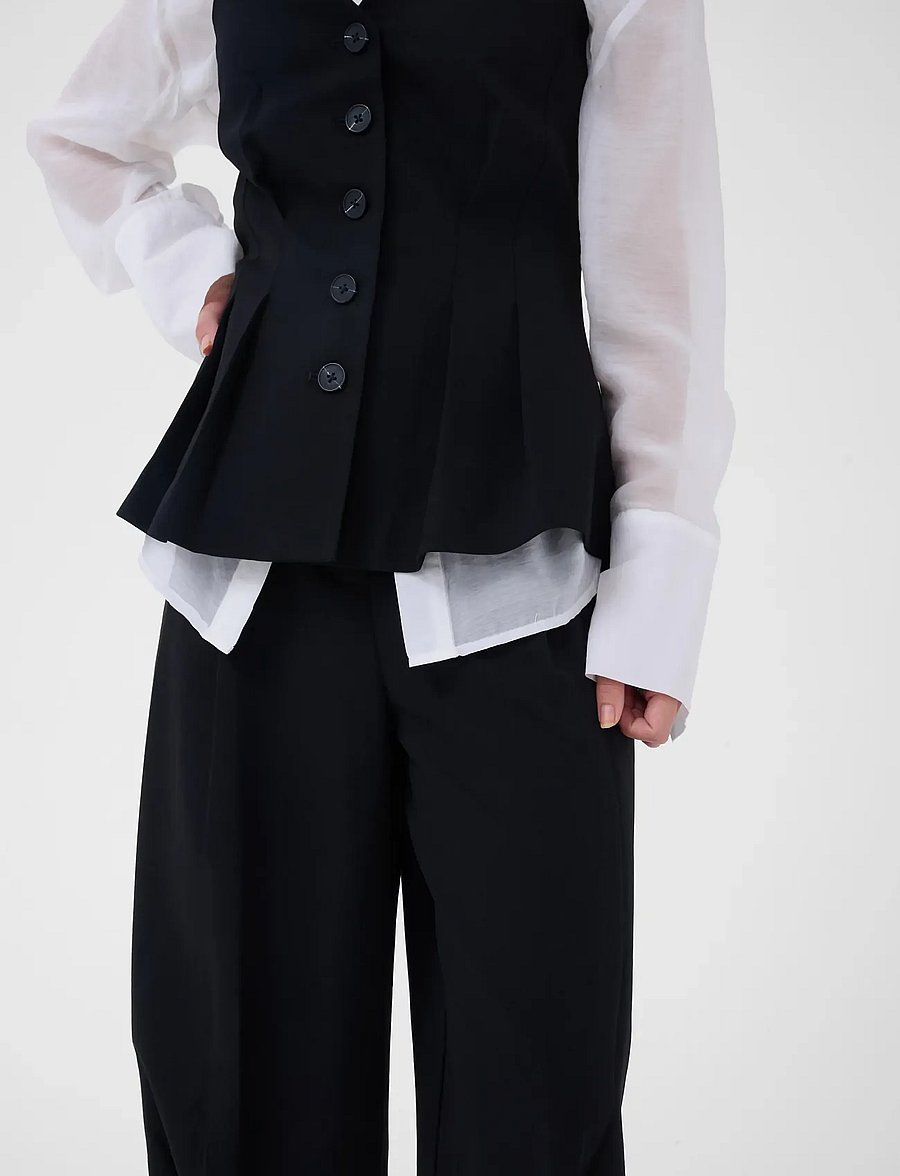 My Essential Wardrobe - MWEvelina Barrel Pants - barrel-püksid - black - 5