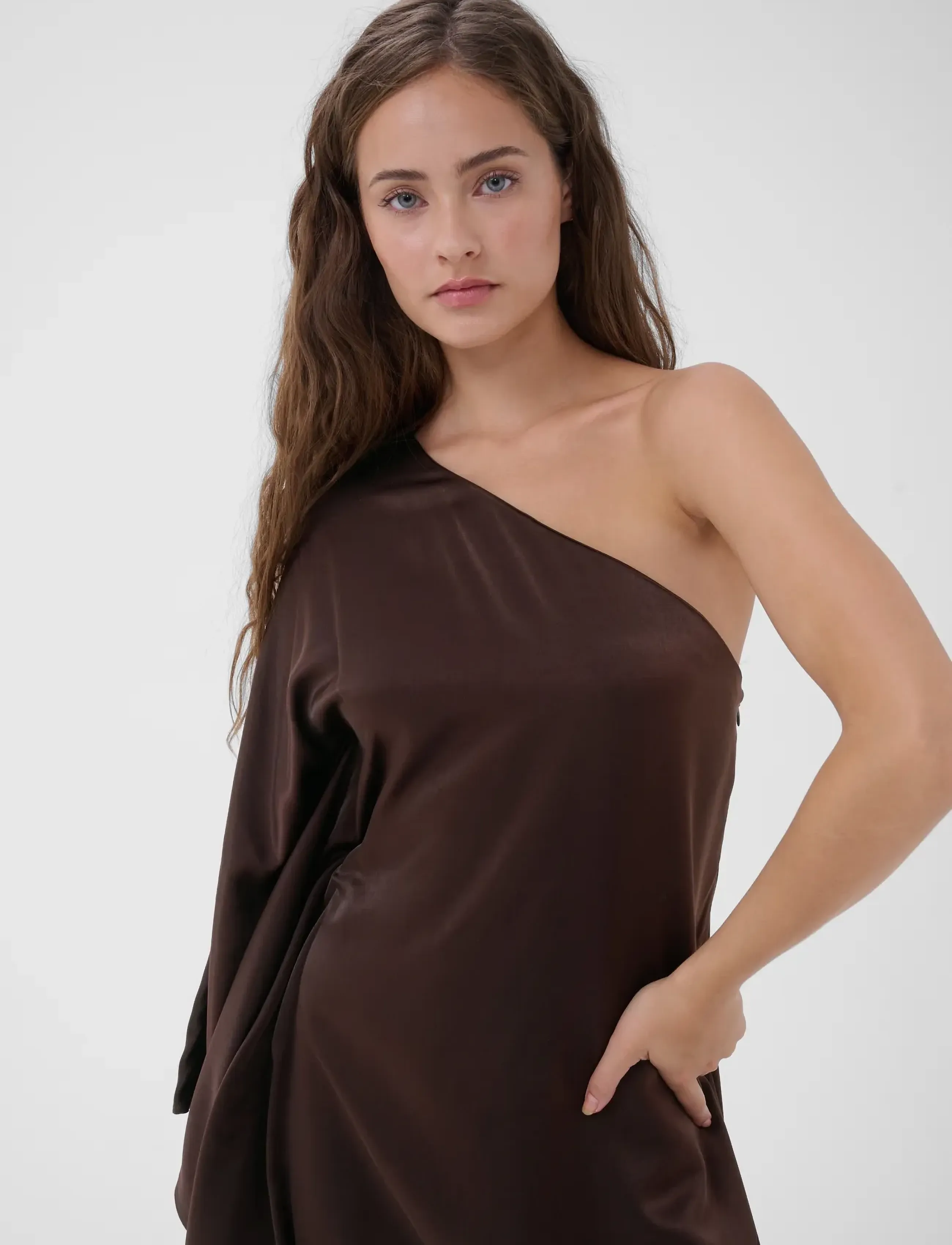 My Essential Wardrobe - MWEstelle Asymmetric Dress - chocolate plum - 5