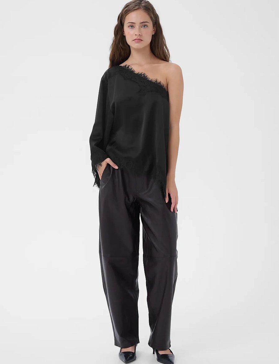 My Essential Wardrobe - MWBrenda Asymmetric Blouse - kortärmade blusar - black - 3