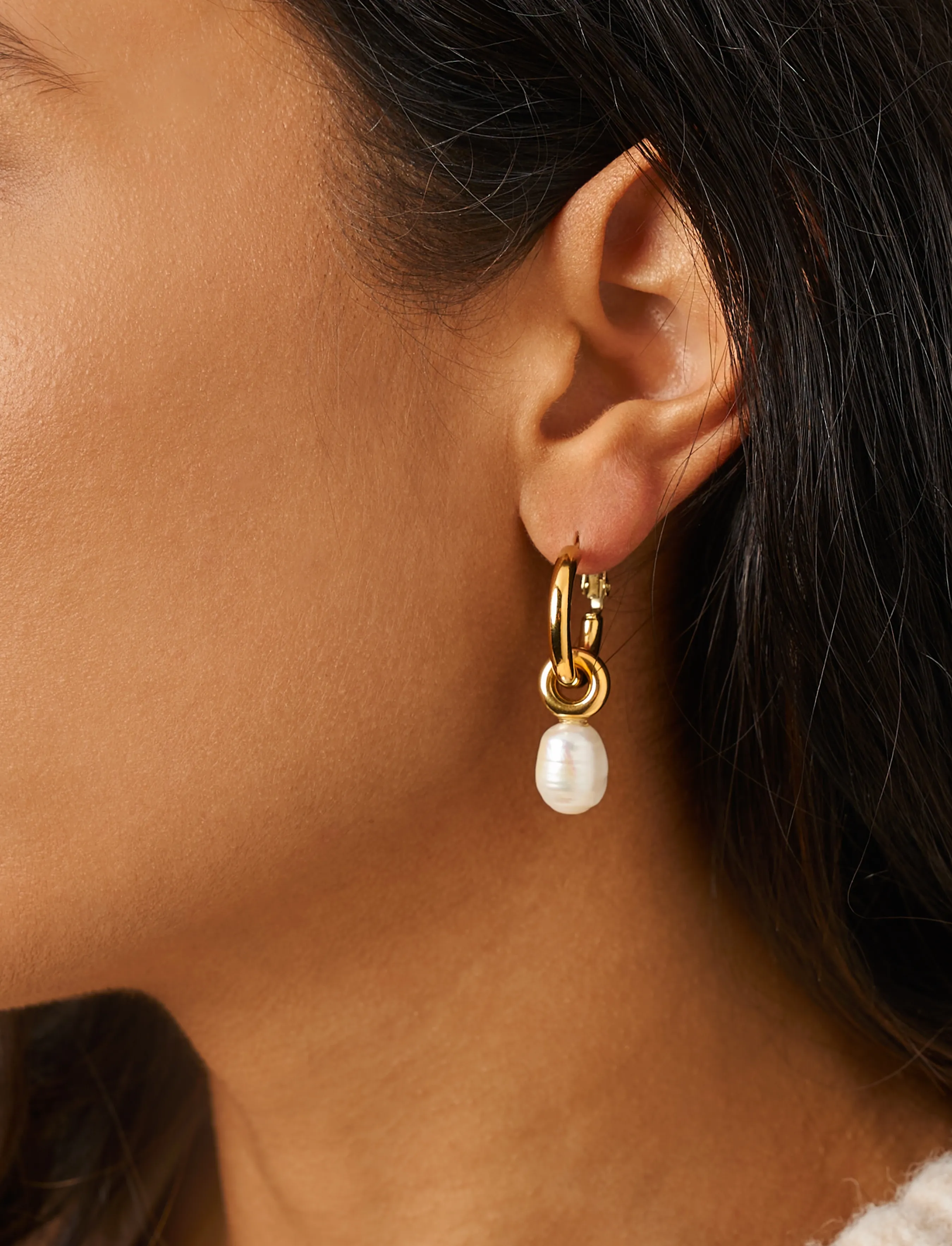 Earrings With Pearl