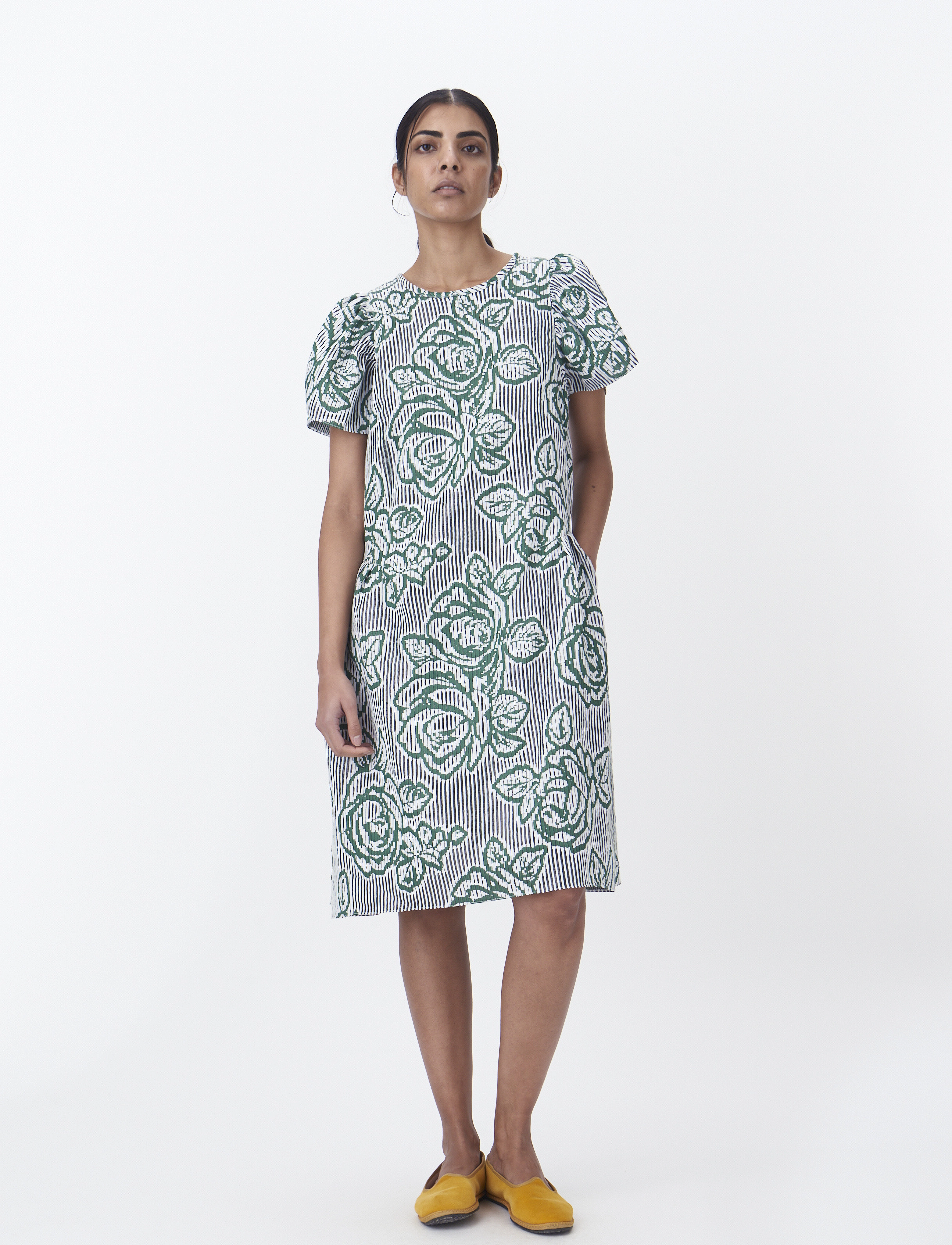 Naja Lauf NOMI DRESS BLIND ROSE - T-shirtkjoler - GREEN / green