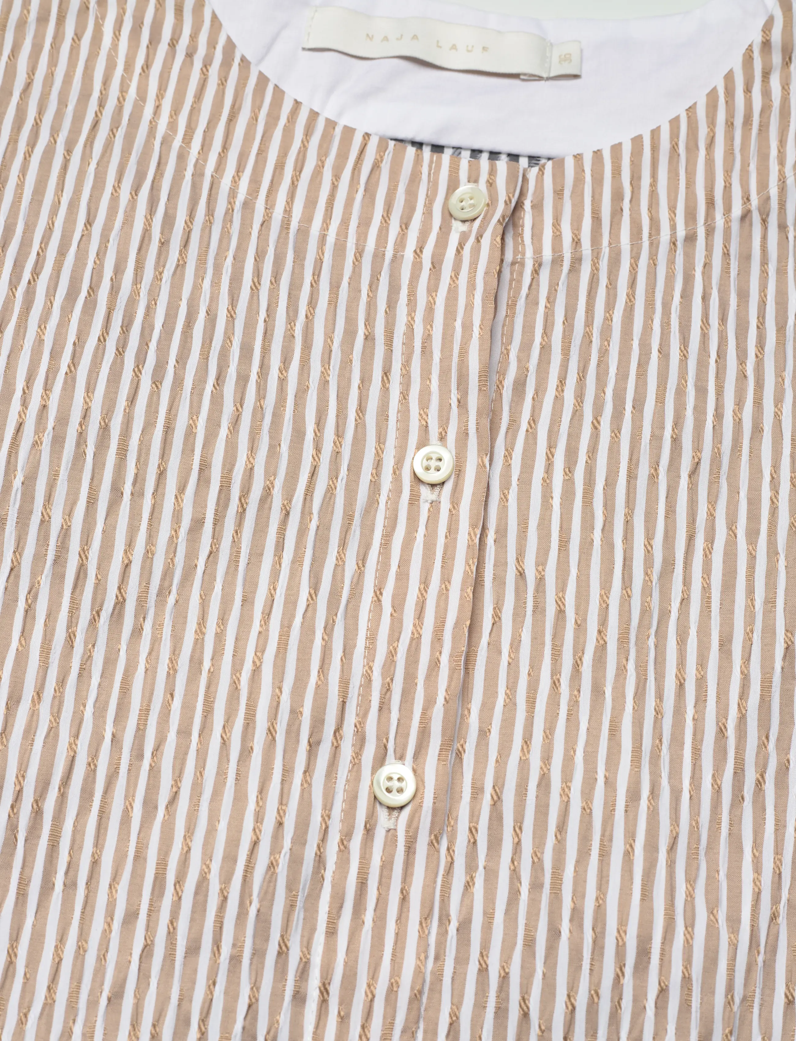 Naja Lauf - AGATHE SHIRT UNEVEN STRIPE - kortærmede skjorter - beige - 2